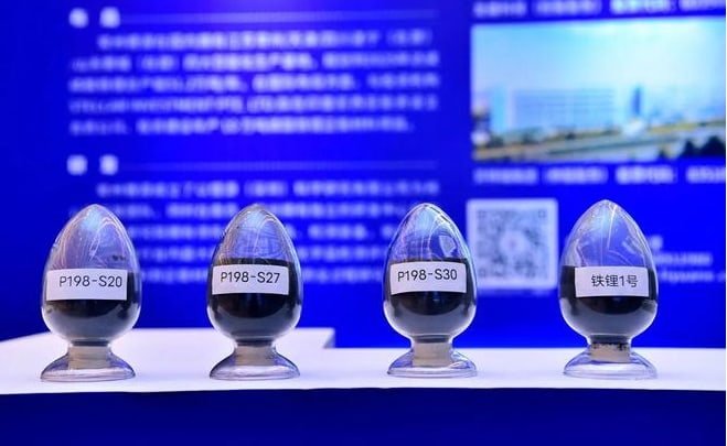 AJPOWER visite l'usine de source de lithium de Changzhou et dévoile des technologies révolutionnaires de lithium fer phosphate